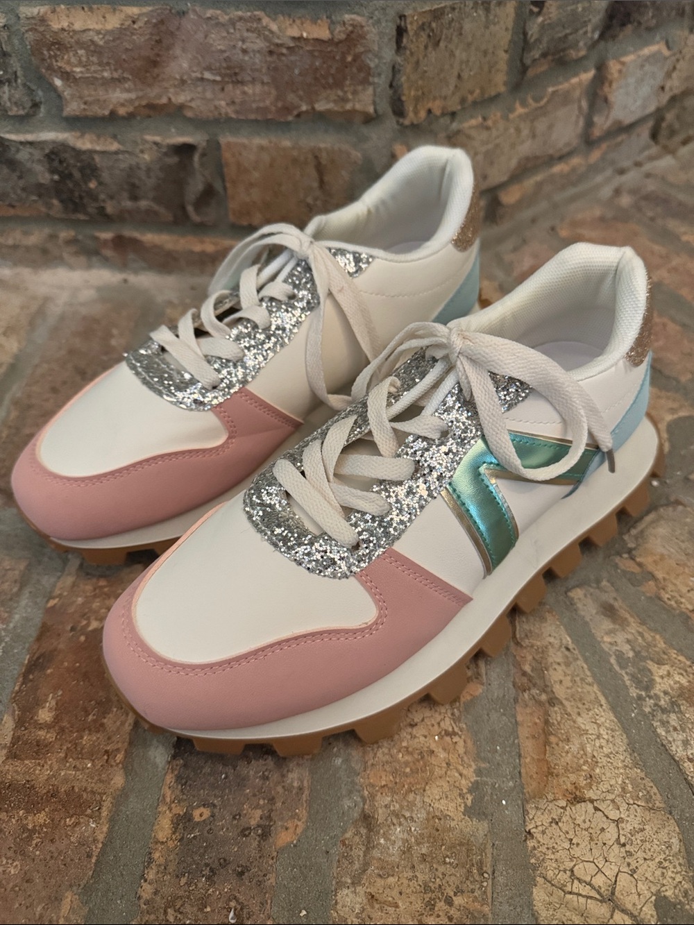 Cozy Girl Women’s Pink & White Glitter Accent Fashion Sneakers-Sz10.5